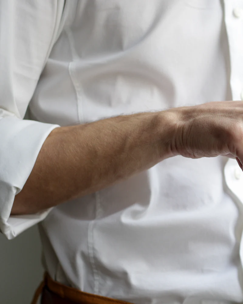 Eine Hand hält ein Smartphone